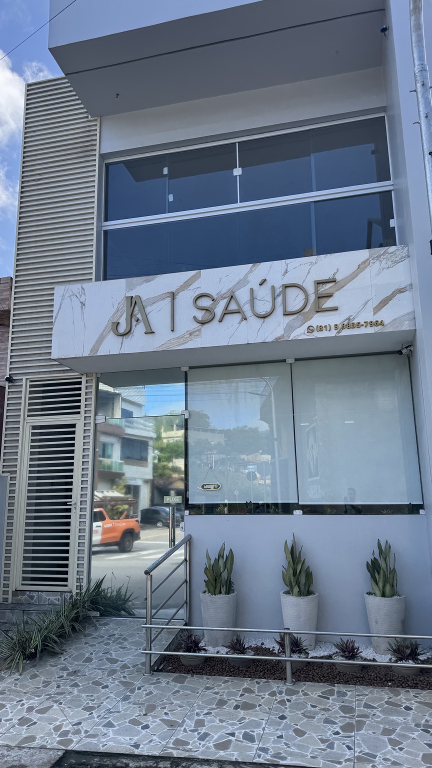 Fachada da Clínica JA Saúde em Bom Jardim